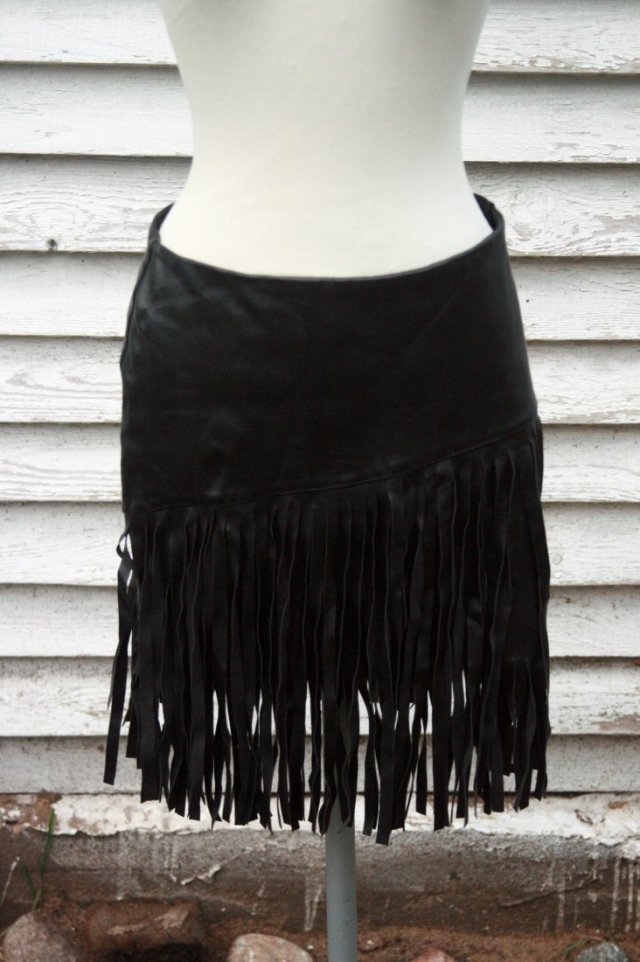 SPÓDNICZKA MINI  WŁOSKA EKOSKÓRA