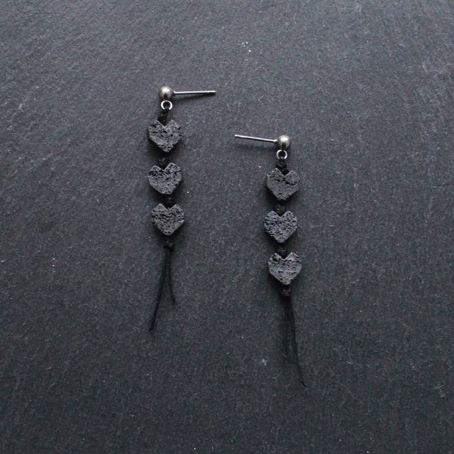 Kolczyki serduszka Czarna Lawa