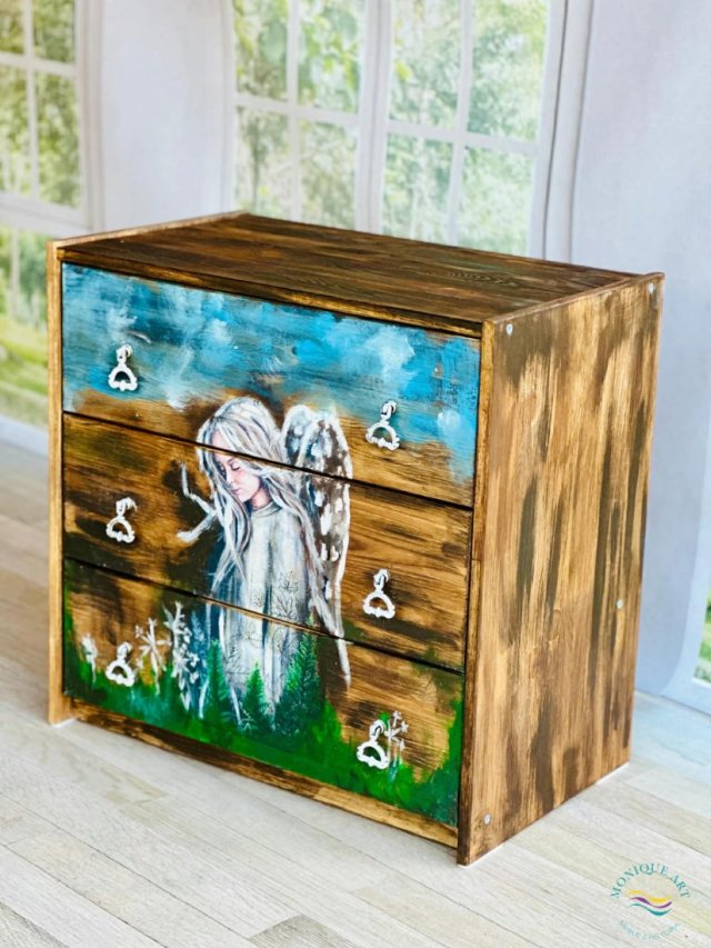 Artystyczna komoda z motywem anioła – rustykalny klimat, do salonu lub sypialni