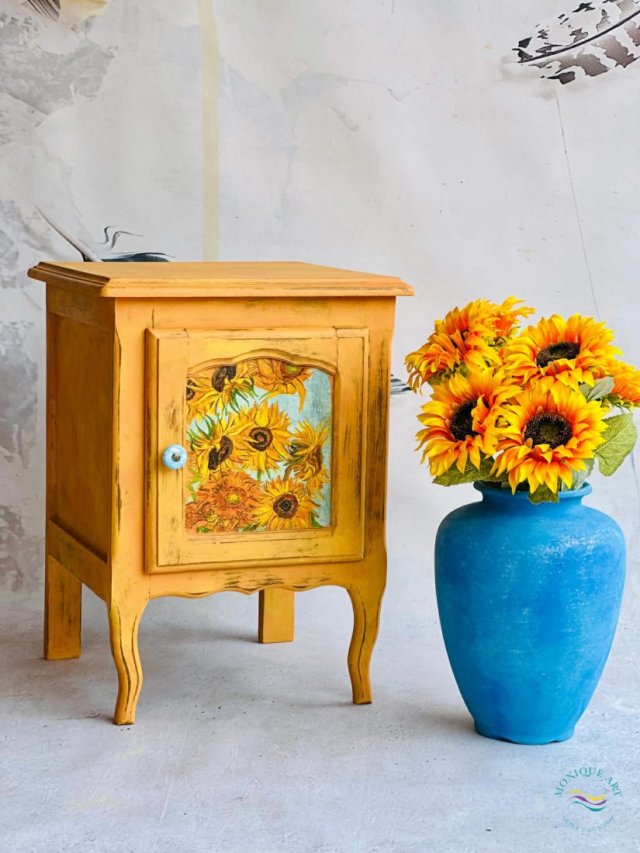 Ręcznie malowana szafka inspirowana malarstwem, słoneczniki, ceramiczna gałka