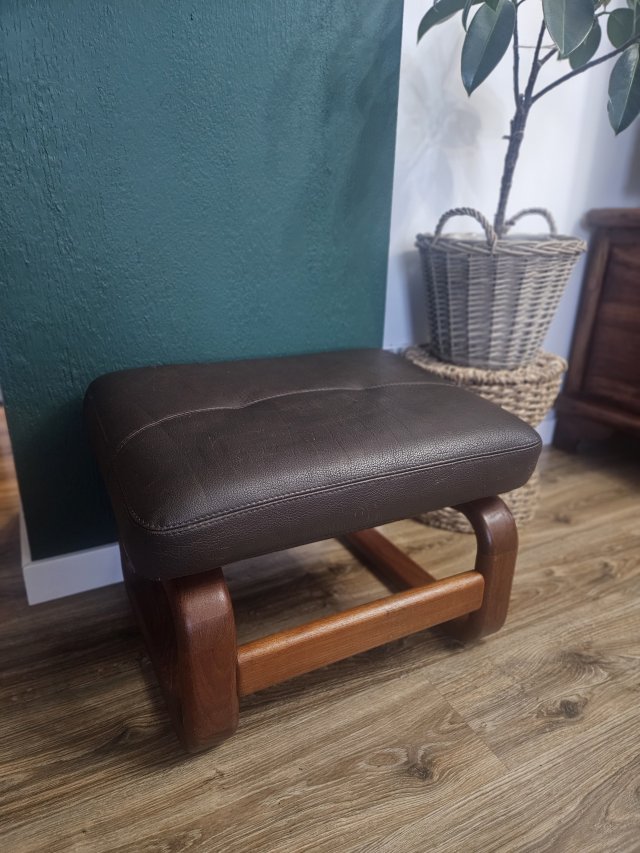 Duński design podnóżek