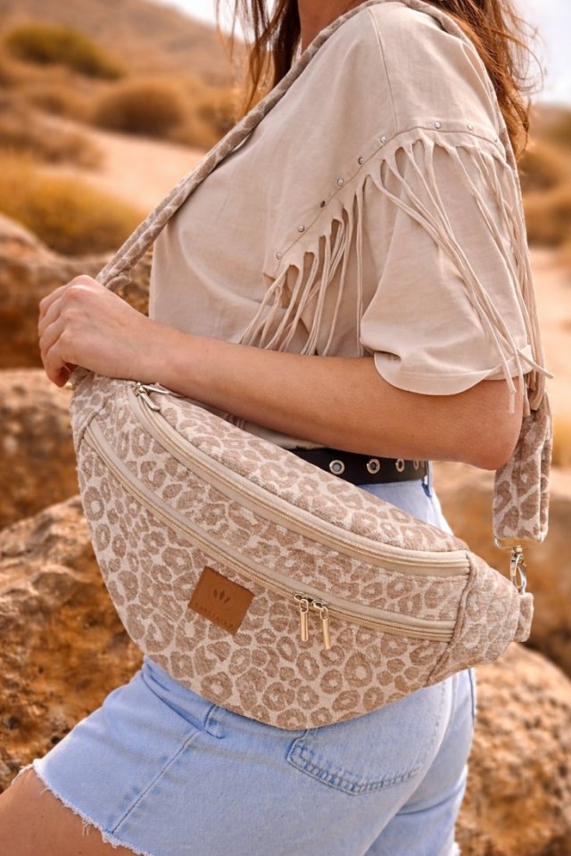 Żakardowa nerka XL w panterkę Kremowa