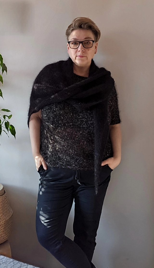 Sweter z krótkim rękawem