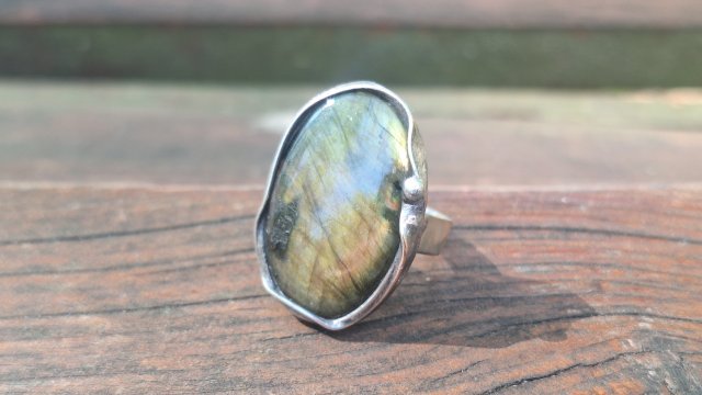 Złoto zielony - pierścionek regulowany