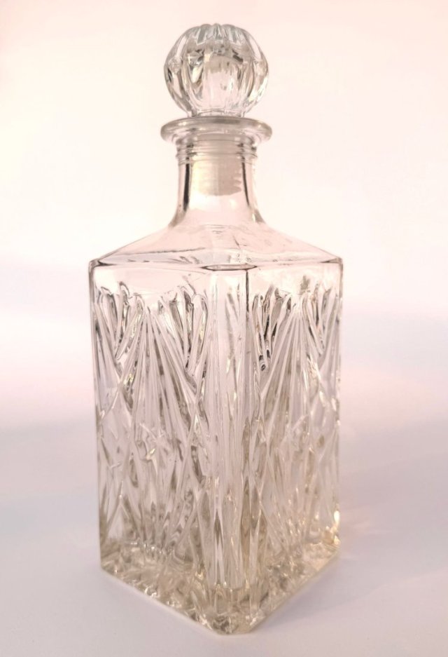 Karafka vintage z grubego tłoczonego szkła geometryczny szlif, lata 60-70 retro home