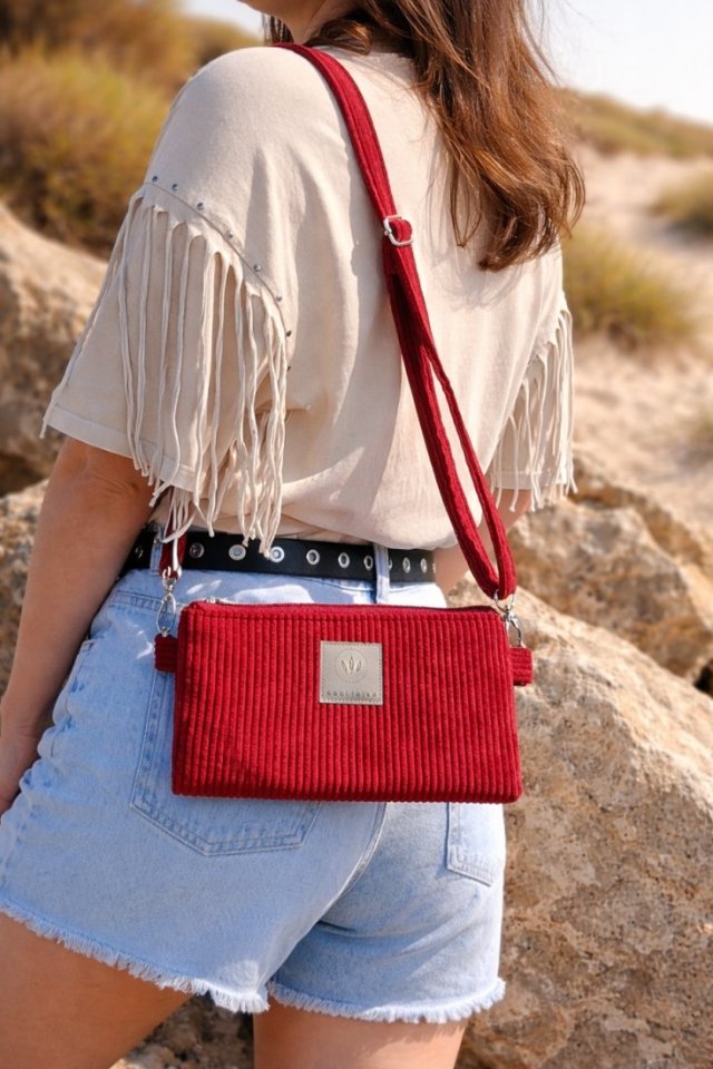 Sztruksowa saszetka na telefon Chili