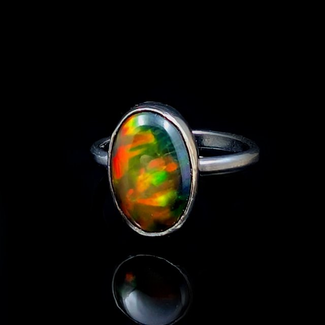 OPAL Z TĘCZOWĄ TAFLĄ