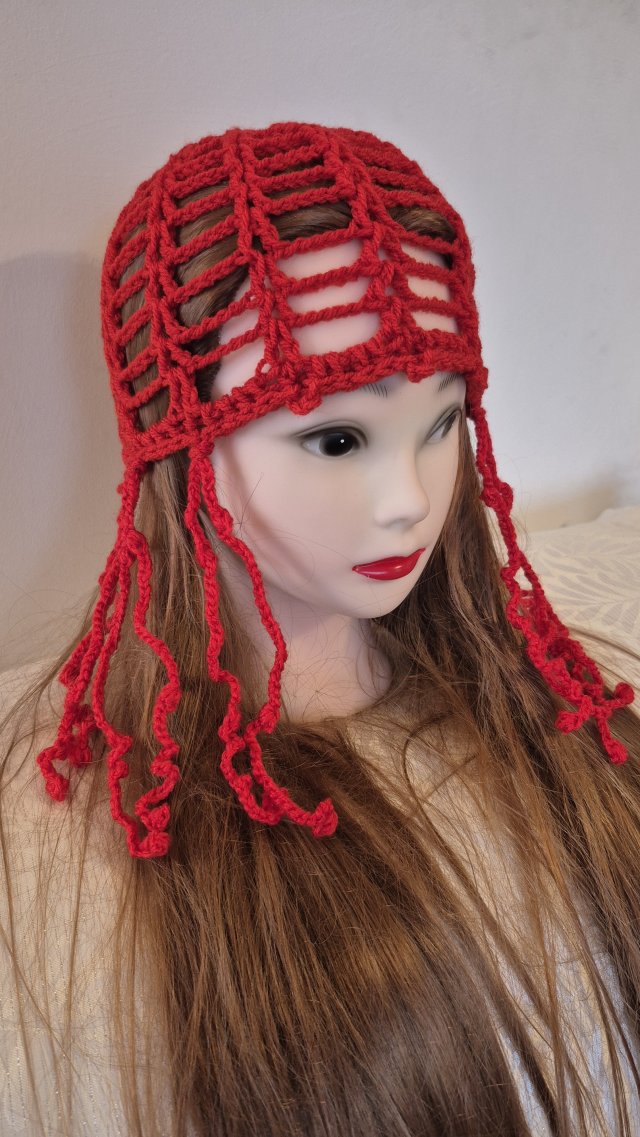 Czerwona czapka ażurowa HANDMADE