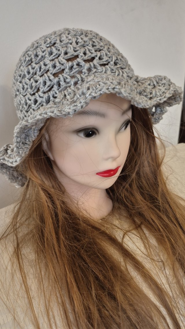 Ręcznie robiony kapelusz typu Bucket Hat