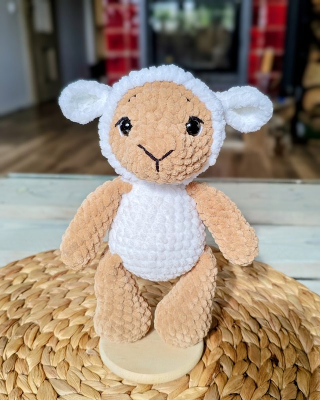 Szydełkowa owieczka