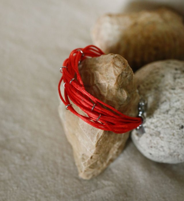 Bransoletka minimalistyczna czerwona