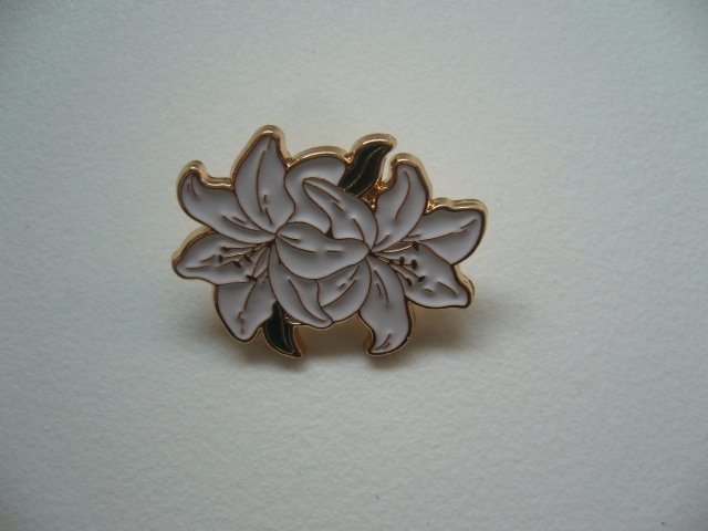 PIN PRZYPINKA BROSZKA KWIAT LILIA LILIE
