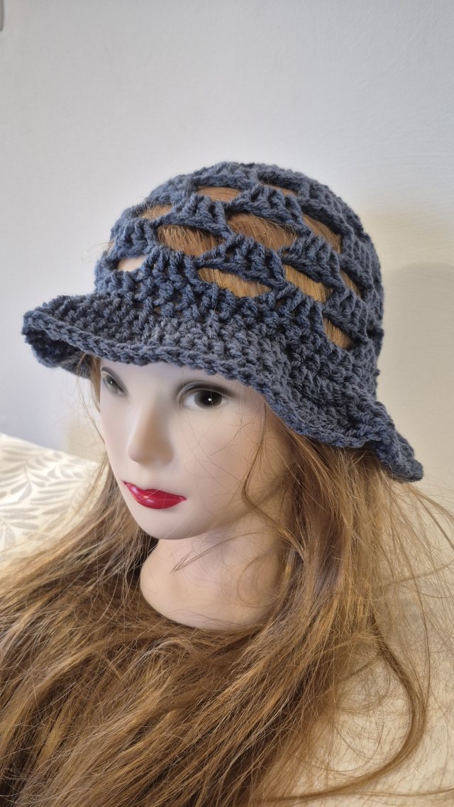 Ręcznie robiony kapelusz typu Bucket Hat