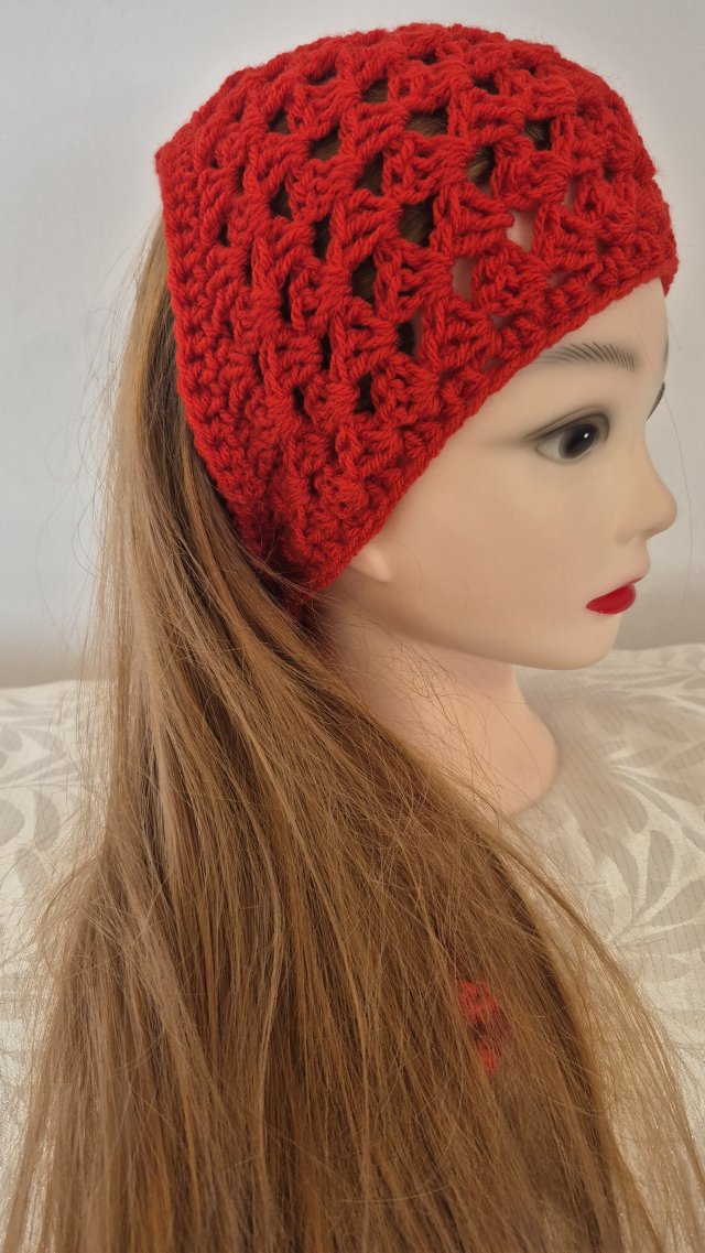 Szydełkowa chustka na głowę – Czerwień Boho – Handmade