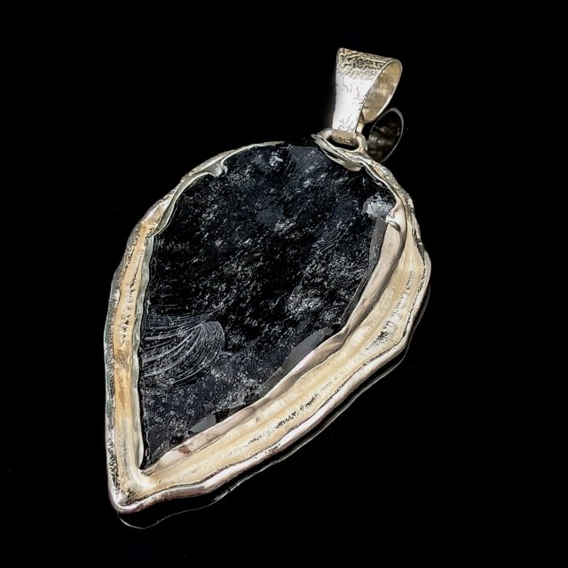 SMOCZE SZKŁO- OBSYDIAN