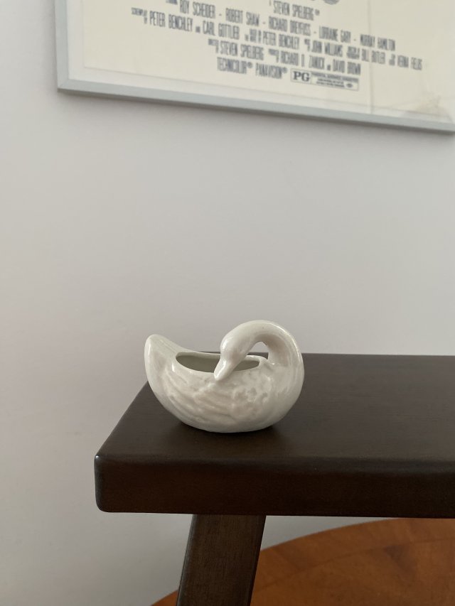 PORCELANOWY ŁABĘDŹ