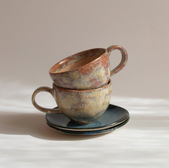 Ceramiczna filiżanka ze spodkiem