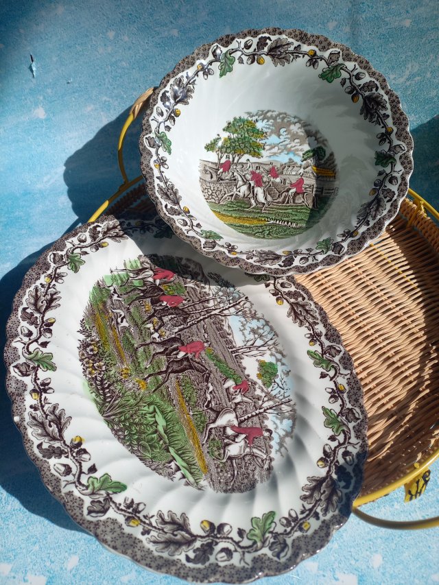 Półmisek i salaterka - z rysunkami z polowania, Staffordshire