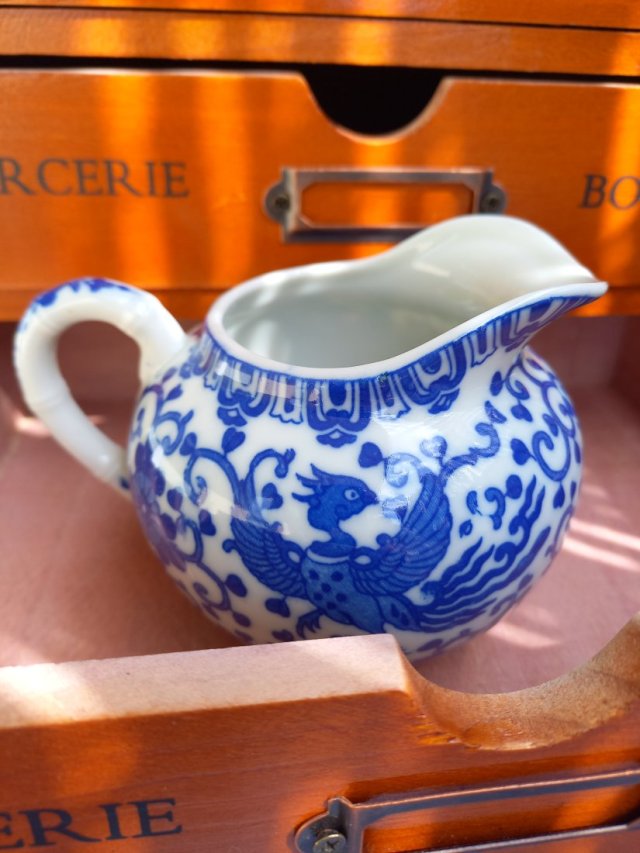 Dzbanuszek, mlecznik - Japonia