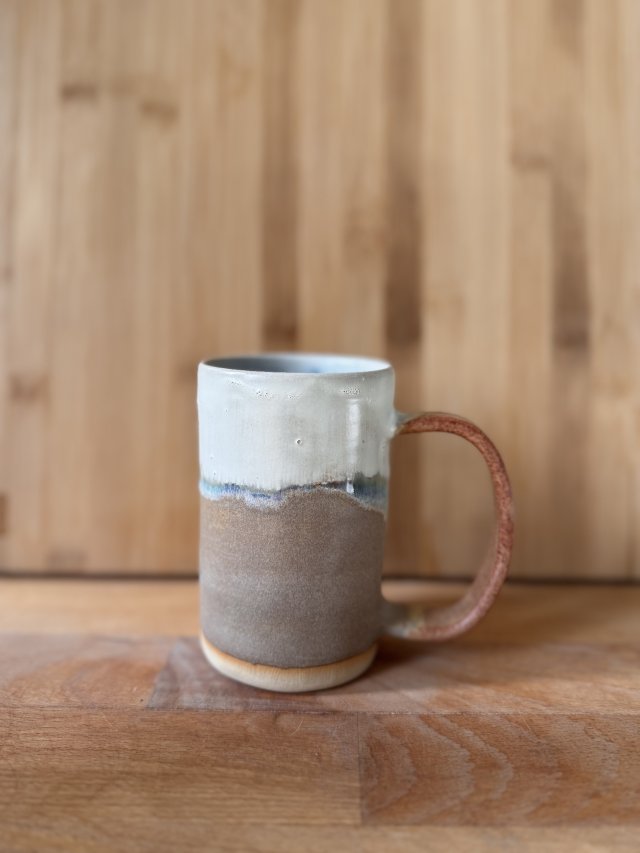 Ręcznie wykonany kubek ceramiczny na kawę