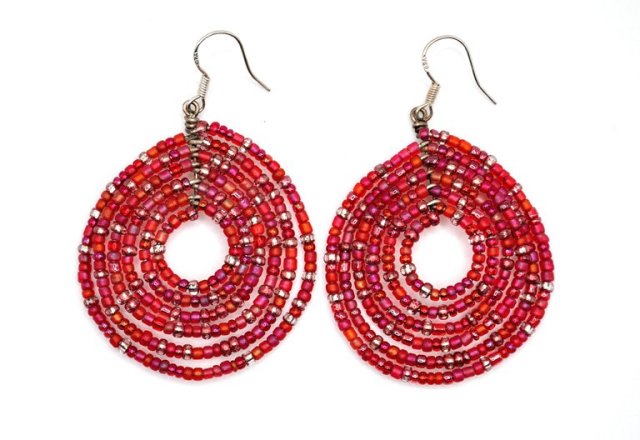 Zabawne kolczyki spirale z czerwonych koralików
