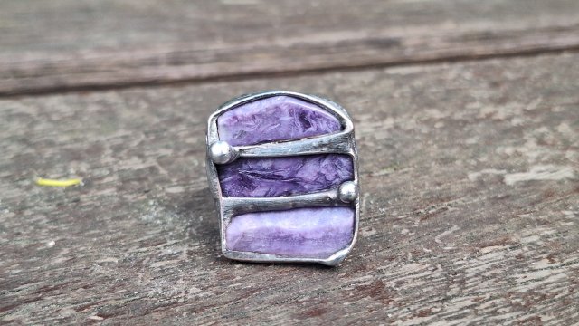 Czaroit - pierścionek regulowany