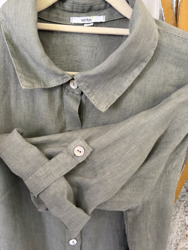 Len długa koszula - sukienka w kolorze khaki Veritas made in Italy rozmiar M
