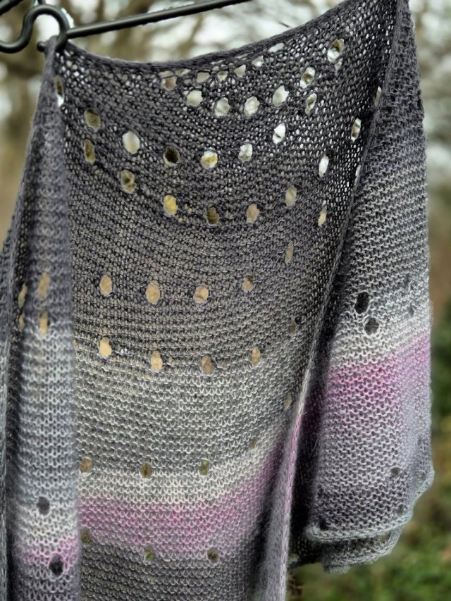 szary półksiężyc / chusta