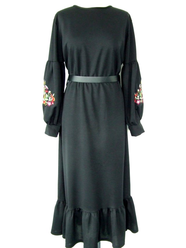 długa czarna sukienka z haftem 40/42 falbana styl retro