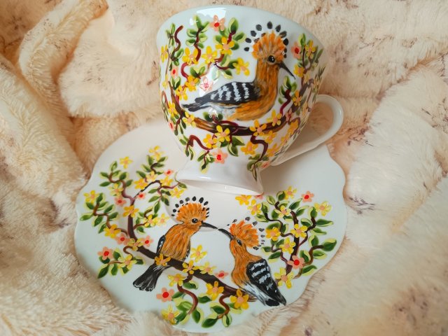 Ręcznie malowany komplet. Zakochane dudki filiżanka z talerzykiem