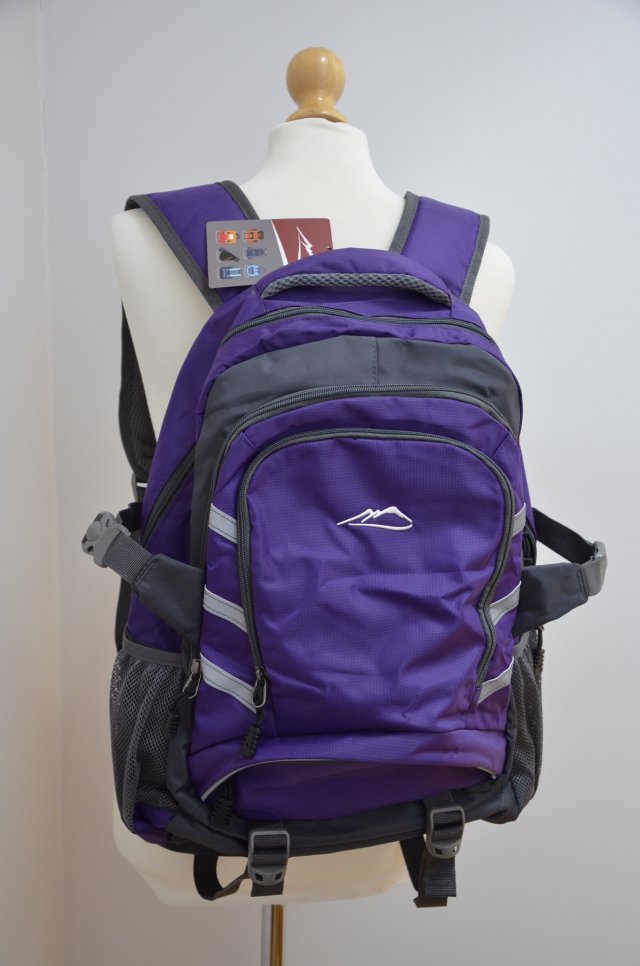 nowy plecak turystyczny na co dzień do szkoły