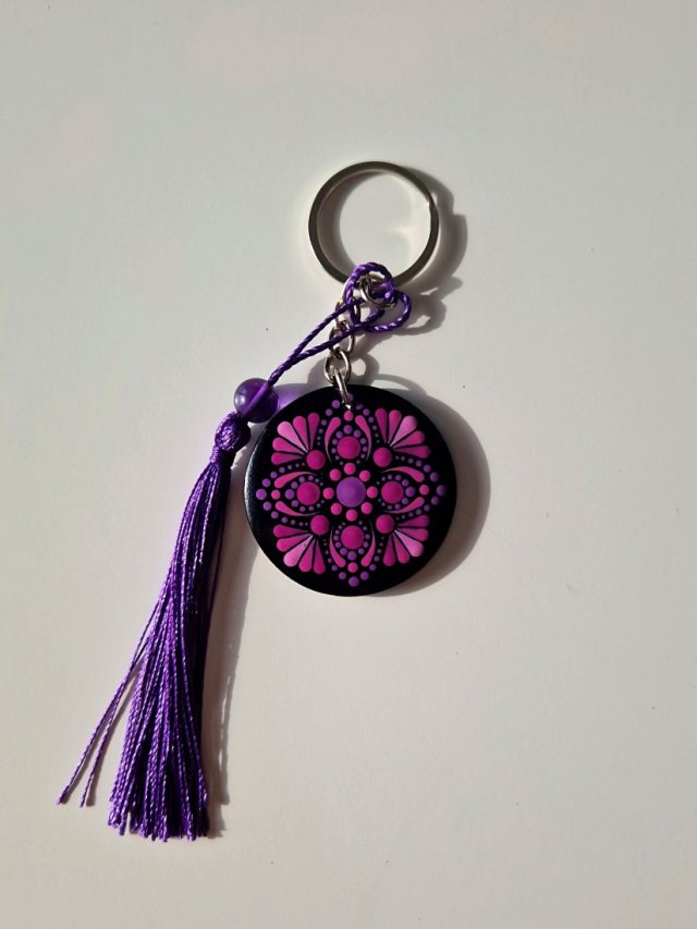 Fioletowy brelok, ręcznie malowany, amulet czakra korony - Ametyst - Świadomość, spokój, połączenie