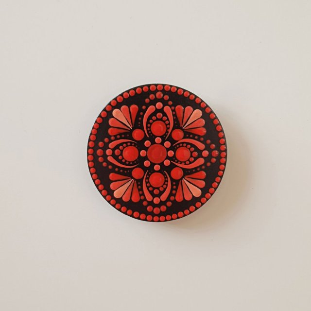 Magnes czerwony, czakra podstawy - Ugruntowanie, stabilność, bezpieczeństwo - ręcznie malowany