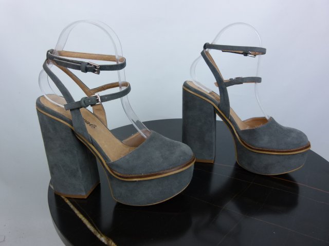 Free People sandały z zakrytymi palcami na dużym słupku / 37