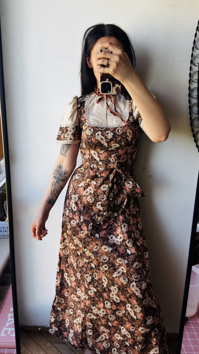 Sukienka w róże Vintage z bawełny M