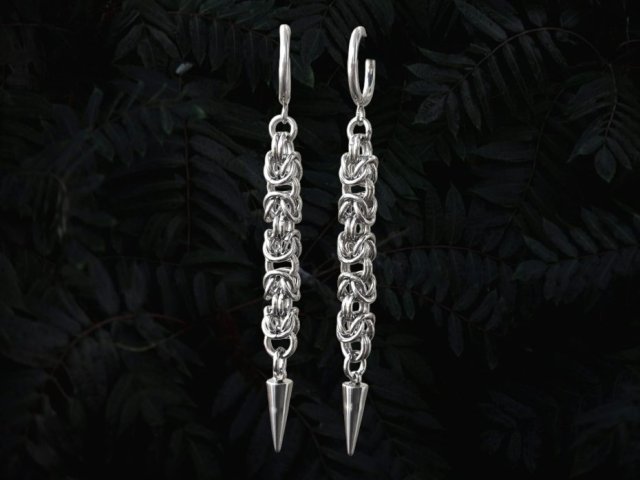 Długie Kolczyki Chainmaille Splot Bizantyjski • Kolce • Stal Chirurgiczna • Gothic Dark • 8,7 cm