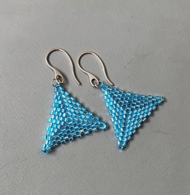 TRIANGLE GLAMOUR BLUE