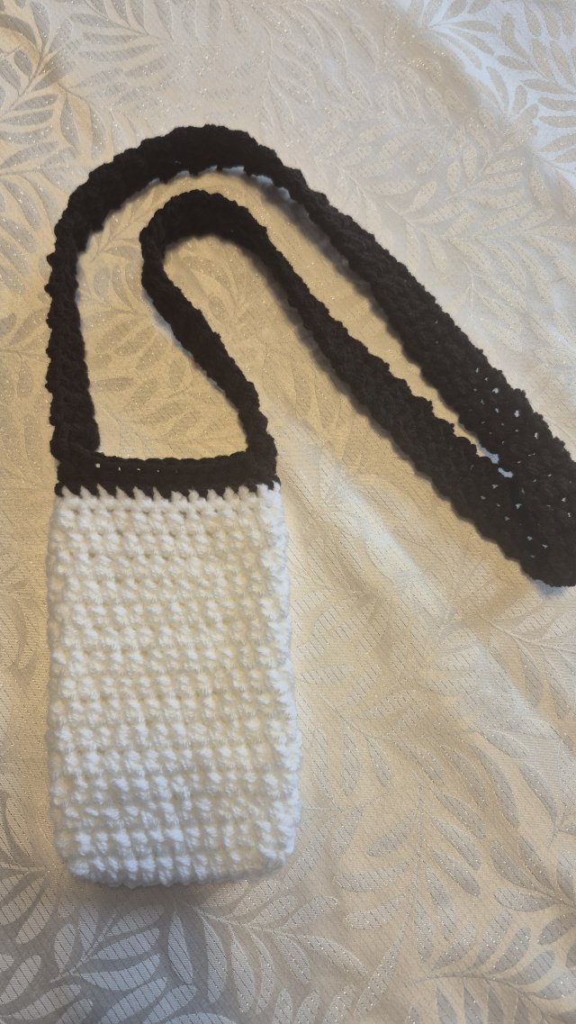 Ręcznie robiona torebka na smartfona, czarno-biała klasyka handmade