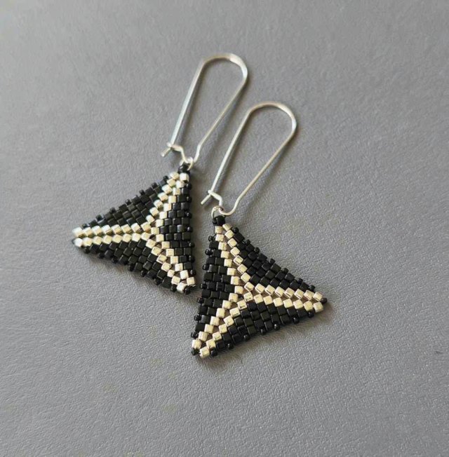 TRIANGLE BLACK&SILVER