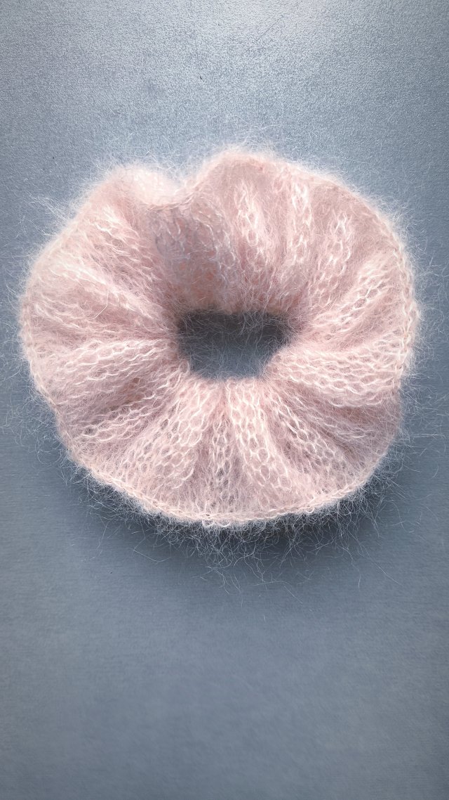 Wełniane scrunchie