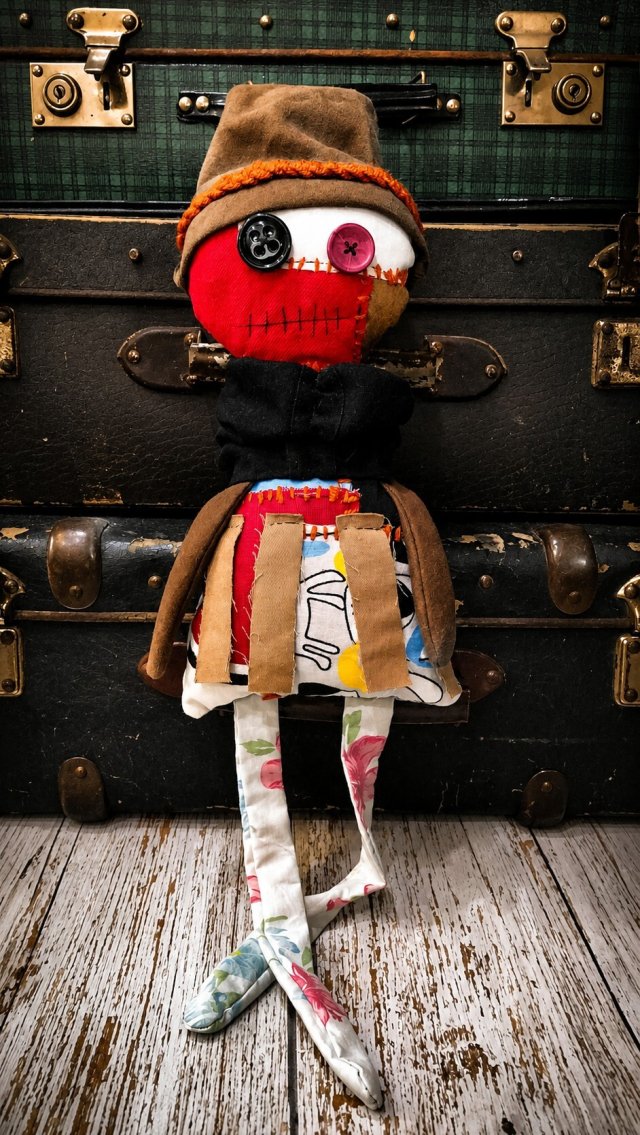 Creepy Patchwork Doll "Nomadka" – lalka z duszą