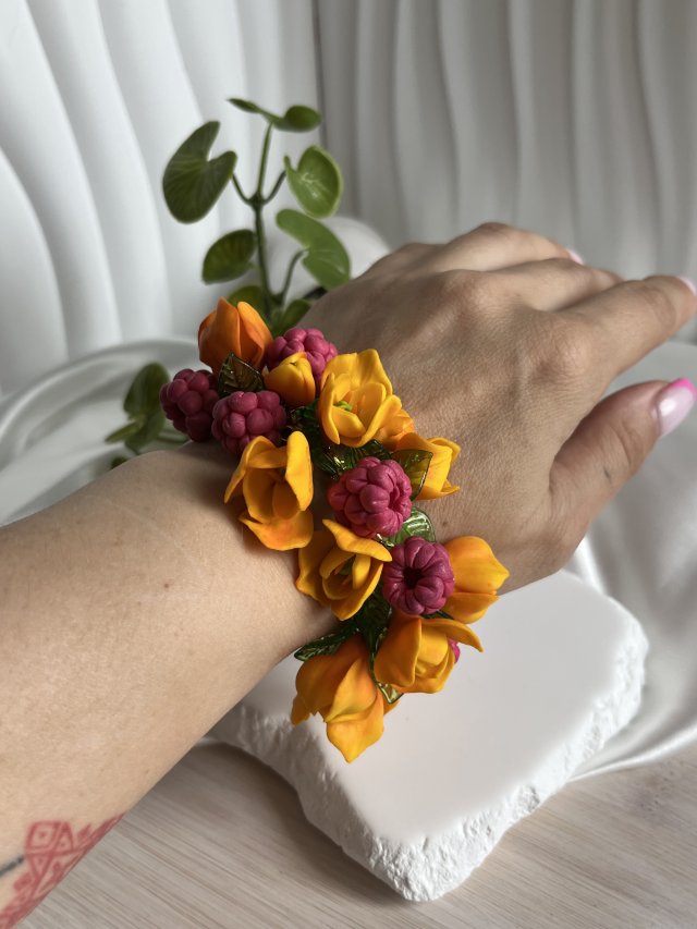 Bransoletka Owocowa. Malina i tulipany. Handmade