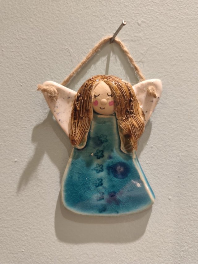 anioł ceramiczny