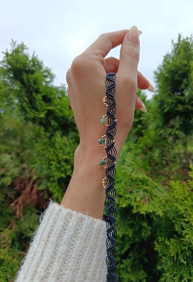 Dark boho choker z prehnitem