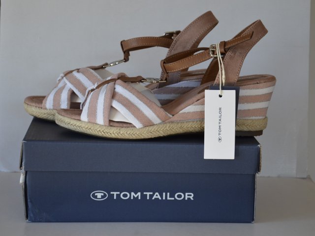 Tom Tailor 42 nowe sandały koturny