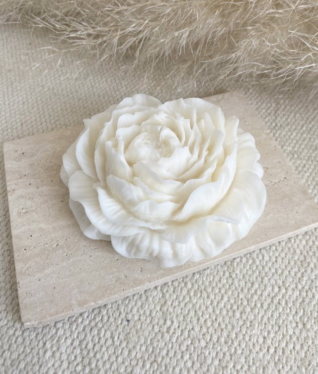 Świeca sojowa ekologiczna dekoracyjna "Peony Queen" 100x40mm biała (duża)