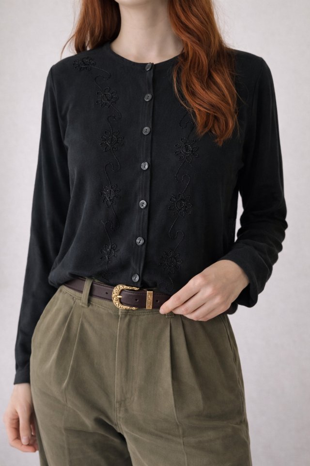 czarny kardigan z haftem Vintage sweter rozpinany basic