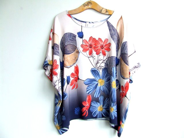 bluzka w kwiaty z jedwabiem plus size