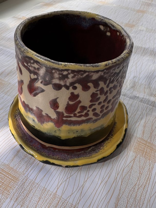 Doniczka ceramiczna z podstawką – ręcznie robiona | 10 × 5 cm