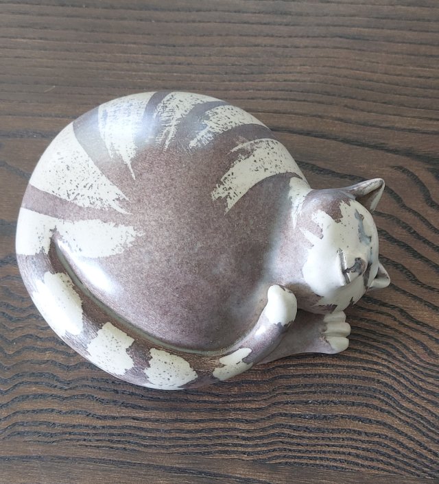 Dagmar Hampel Wiedeń lata 70-te  ceramiczna figurka  śpiący kot  mid century modern minimalizm